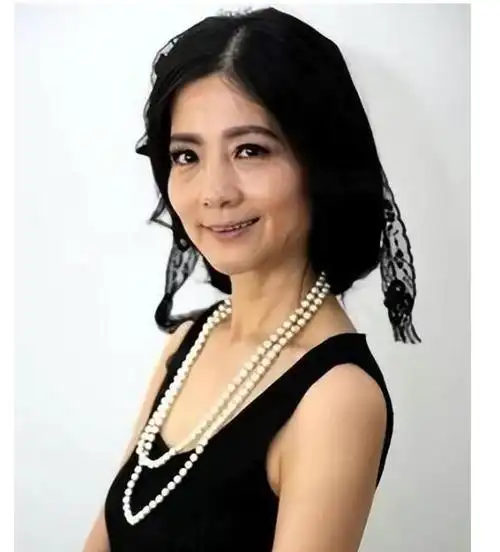 2013年《非诚勿扰》,34岁北京小伙牵手51岁带娃女嘉宾,如今怎样