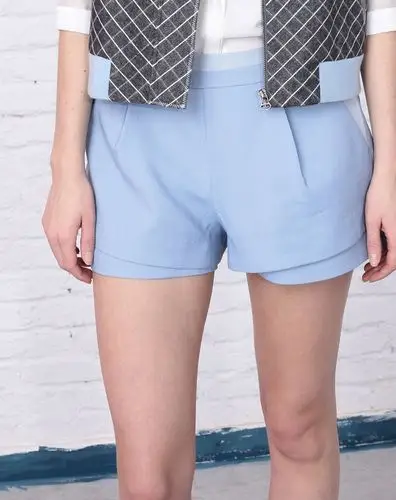 浅蓝色个性短裤