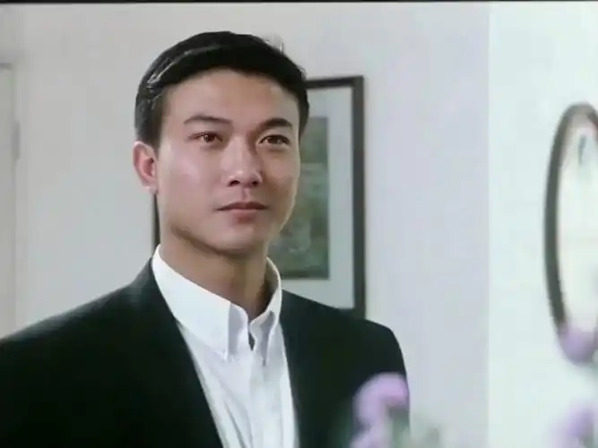 【钱小豪】穿西服打领带,照样不妨碍他踢无敌旋风腿