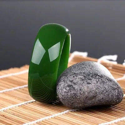 天然和田昆仑玉碧玉宽条手镯 菠菜绿玉手环 女士爆款手镯