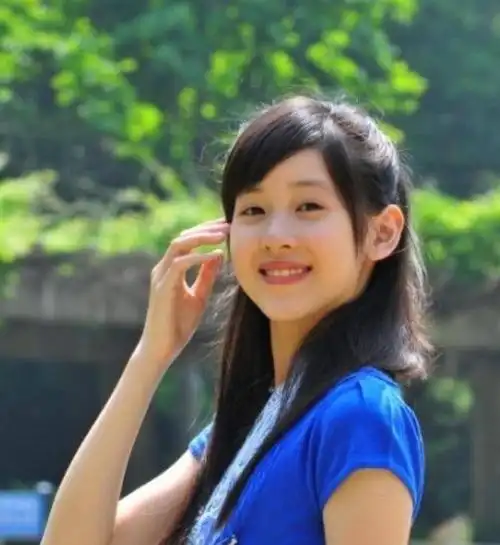 "最美校花"陈都灵:凭素颜力压章泽天,但演技拉跨获金扫帚奖