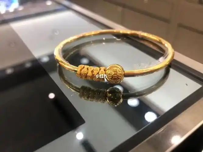 周大福足金手镯