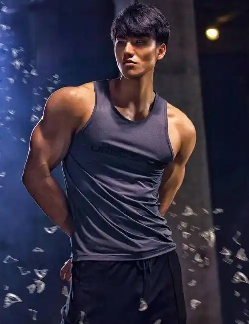 从运动员到时尚男模,还是令人羡慕的肌肉型男,这位90后很励志!