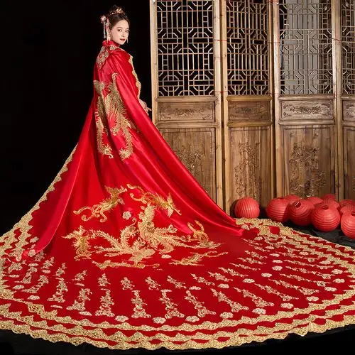 凤冠霞帔大拖尾