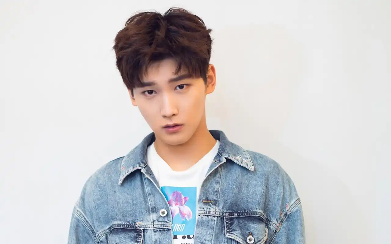 帅哥,明星壁纸,邢昭林,帅哥,明星,电脑壁纸,壁纸邢昭林儒雅帅气写真