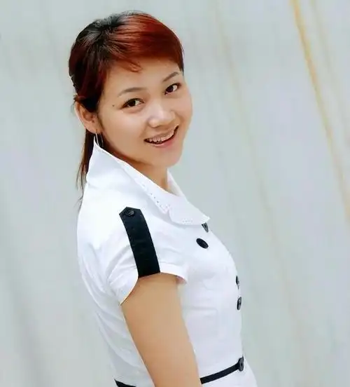 主持人周群从安徽卫视一姐到自嘲月薪只有3000她都经历了啥