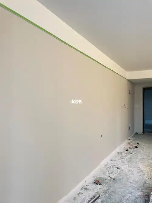 用的是立邦乳胶漆抗甲醛五合一全屋通刷杏子灰,只有电视背景墙是可可