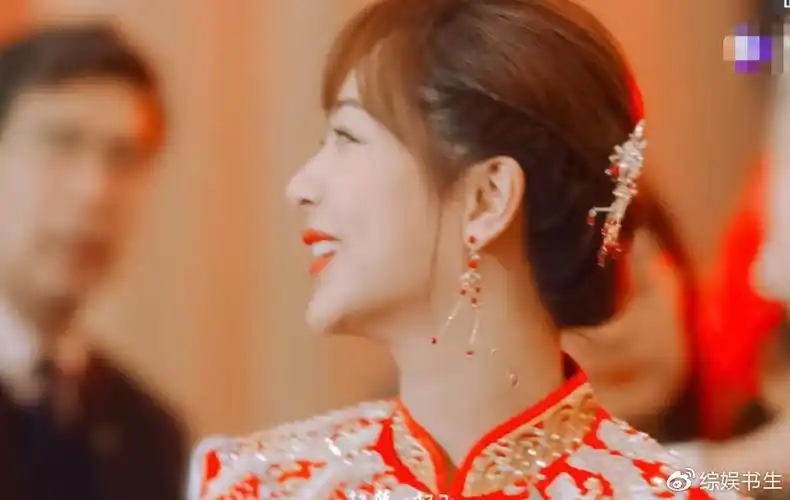杨紫穿红妆出嫁镜头对准她哭泣时的脸十级美颜都遮不住的丑