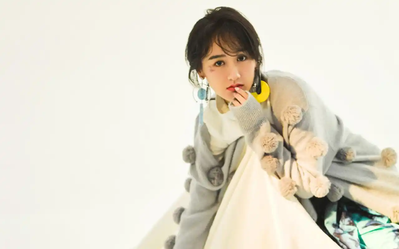 袁冰妍优雅迷人写真图片桌面壁纸