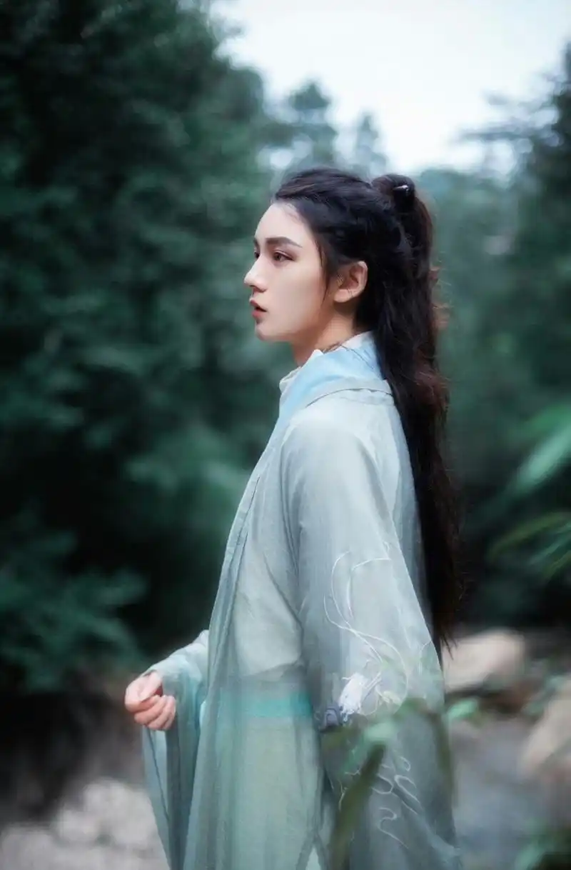 淡辉夕颜,公子如玉,是你执一把青伞,为我许下一世长安)古风汉服真人男