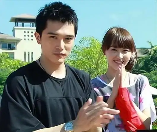 回顾唐嫣噩梦是和曾志伟拍戏叫王晶爸爸为爱给邱泽刷马桶