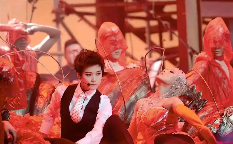 李宇春:曾经也有过心动的男孩,事业巅峰期爸爸要求她退圈_感情_时候