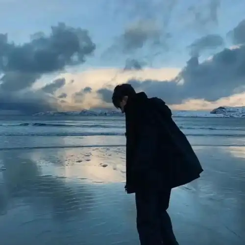 男生头像个性又帅气的不露脸背影头像落日风景头像