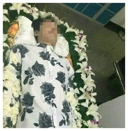 4年前的晚上乔任梁头套塑料袋惨死家中尸体暴露不寒而栗细节