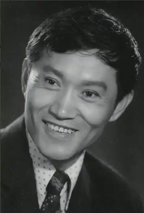 低调的内地演员父子,陈佩斯陈大愚上榜,牛犇王侃父子都是实力派_陈强