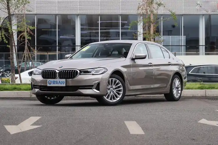 2022款 宝马5系 改款二 525li 豪华套装外观