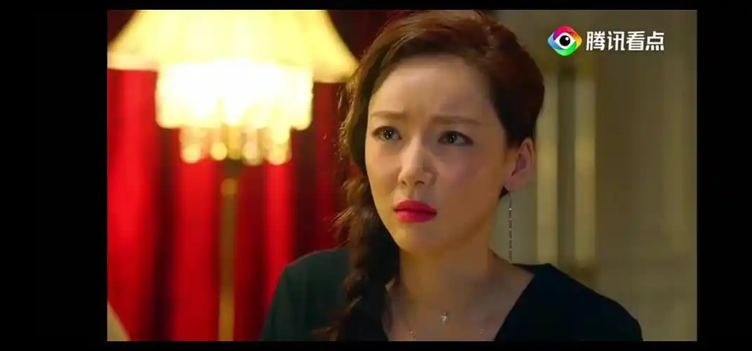 看中国式关系发现有个演员和李多喜好像