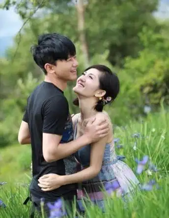 谢娜九年收获一亿粉丝晒自拍照粉丝却发现这样的端倪