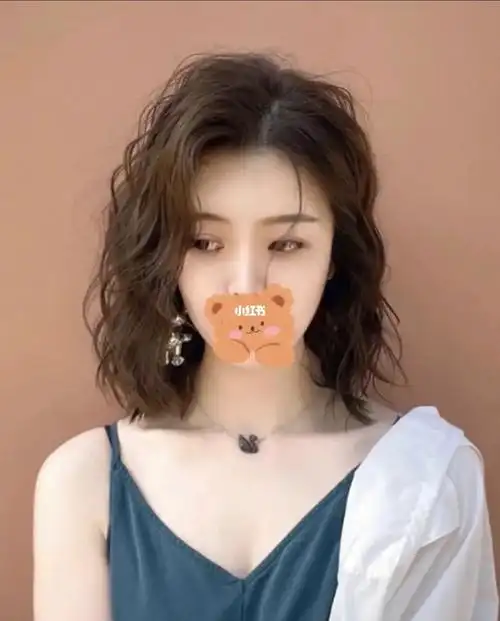 秋冬必备中长发法式烫发