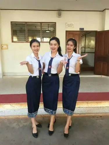 老挝大学生的校园生活~真美