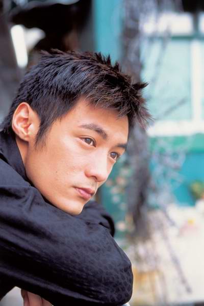 余文乐拍《猛龙特警队》练出"打瘾"