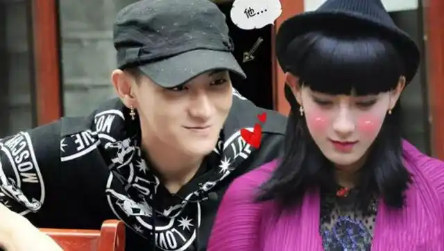 主要看气质!"闪爸"黄子韬男扮女装妩媚动人