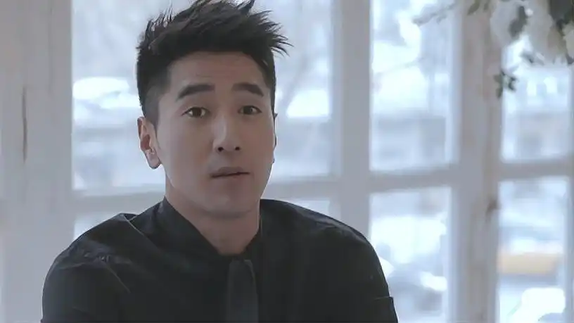 赵又廷黑色衬衣出镜黑色短发造型单眼皮帅哥就是帅丨精品