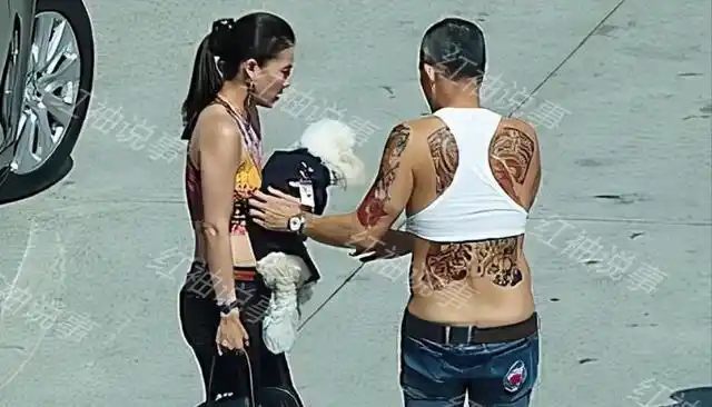 海外度假放飞自我|泰王|小背心|玛哈·哇集拉隆功|玛哈国王|诗妮娜