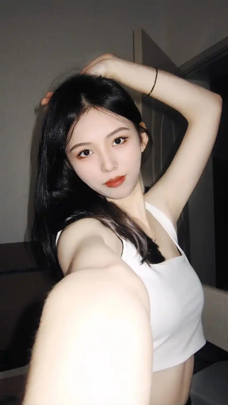 美女只是我的人设,我的真实身份是"居里夫人#分享照片 " - 抖音