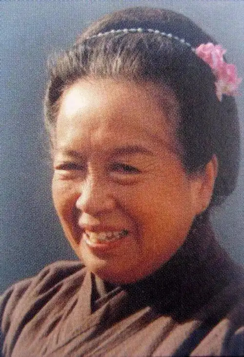 小燕子红了20年,她委屈了20年._李明启