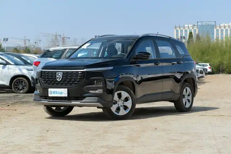 2020款宝骏53015t手动舒适型5座