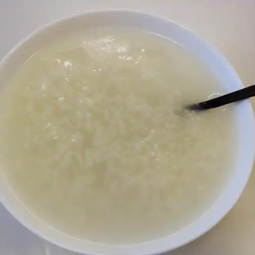 雪穗呐呐做的广式老火白粥看见米花吃到清爽品出甘香