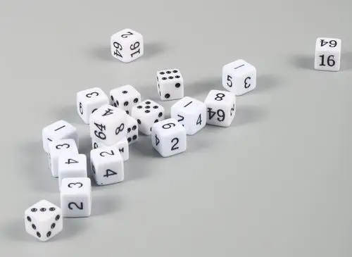 厂家直供白色六面塑料骰子白色数字色子 亚克力酒吧ktv骰子