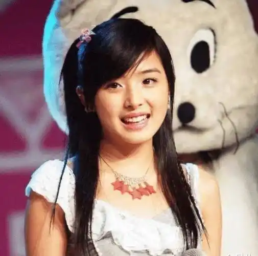 张含韵新发型曝光,整个人年轻十岁_赵丽颖_什么_标准