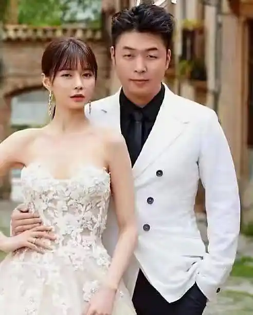 杜海涛为爱暴瘦沈梦辰生日卡点送祝福合照引观众跪求瘦身方法