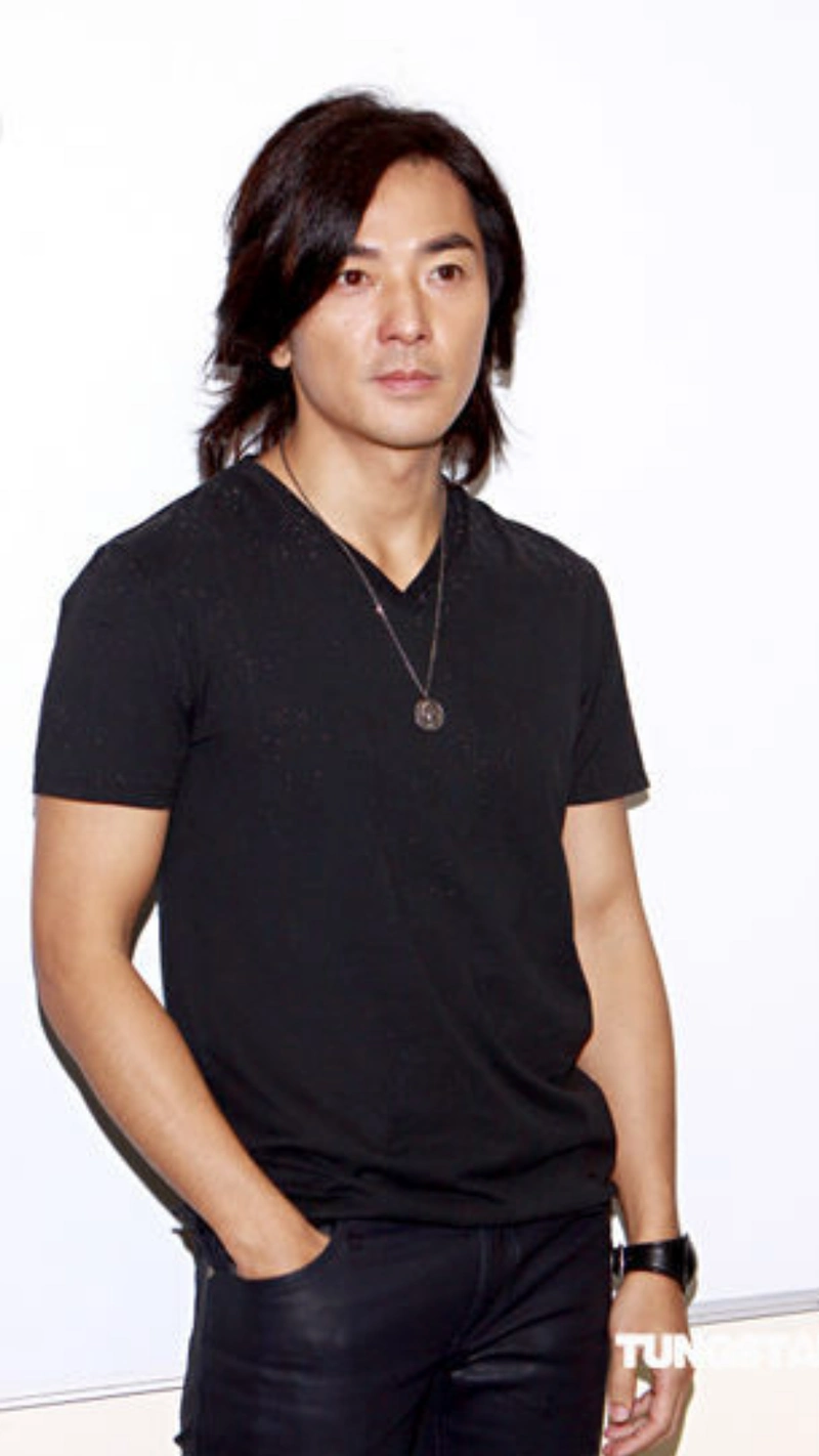 郑伊健巅峰时有多帅,我还是忍不住,多看了几眼