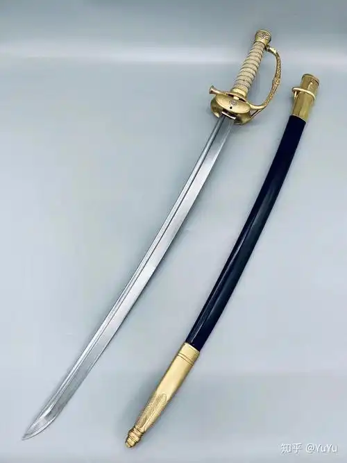 这种佩剑是模仿6061洲欧6969"小剑"的6061型造6969