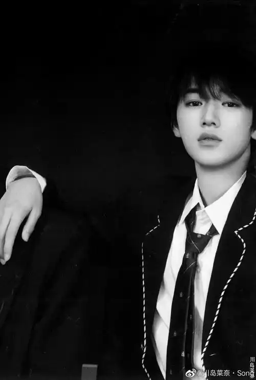 宋亚轩三个少年回顾童年潮流穿搭