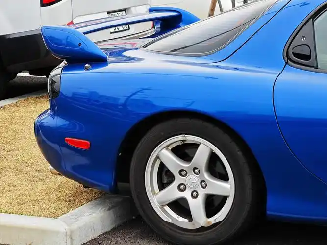 马自达 rx-7,fd3s 后期款.里里外外几乎全部原装,太新了!