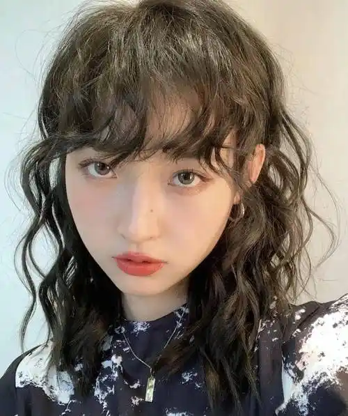 轻复古法式卷刘海