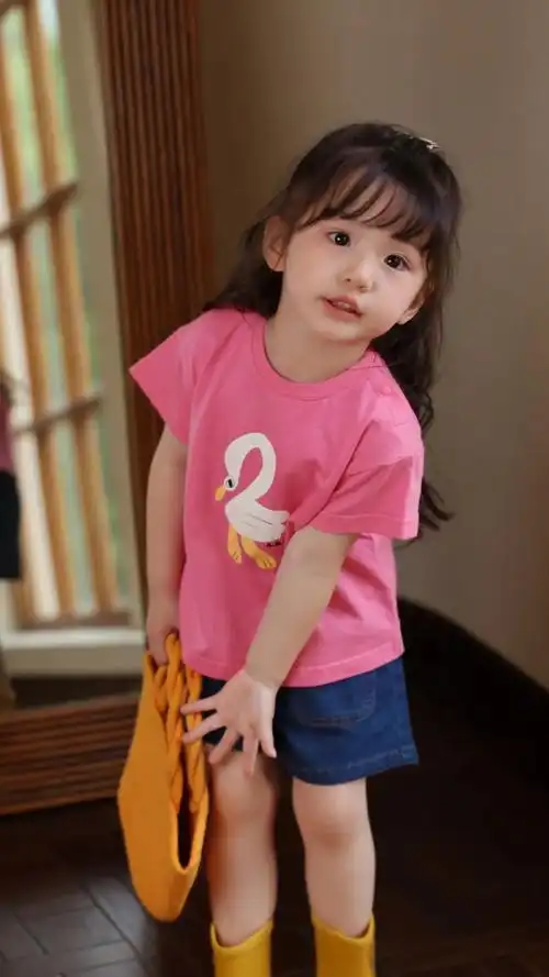 夏日衣橱里怎么可以少得了t恤#时尚界不能没有人类幼崽 #萌娃 - 抖音