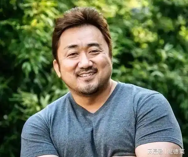 53岁男演员马东锡,将与小17岁妻子举办婚礼,女方曾是健身网红|韩国