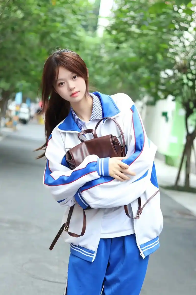 如果你是在我素颜 穿着校服时喜欢上我的那我无话可说#女高中生 - 抖