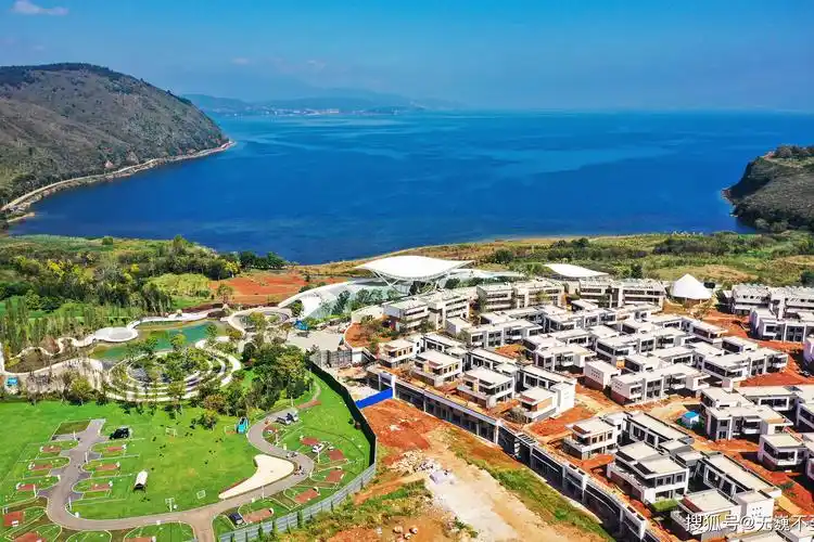 航拍抚仙湖星空小镇纵享仙湖的水岸天堂