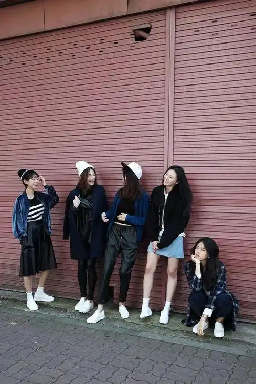 最流行的集体照拍摄姿势值得收藏