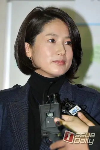 沈银河与丈夫池尚昱等活动1122下午延世大学百周年纪念馆新书good