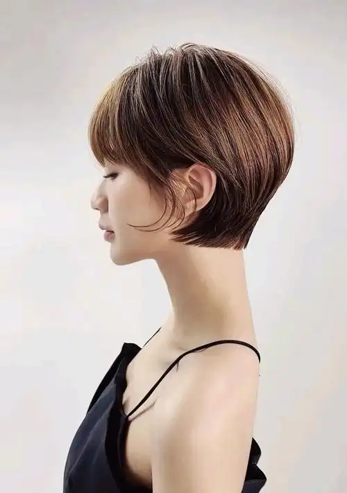30岁左右的女性适合这种精致短发