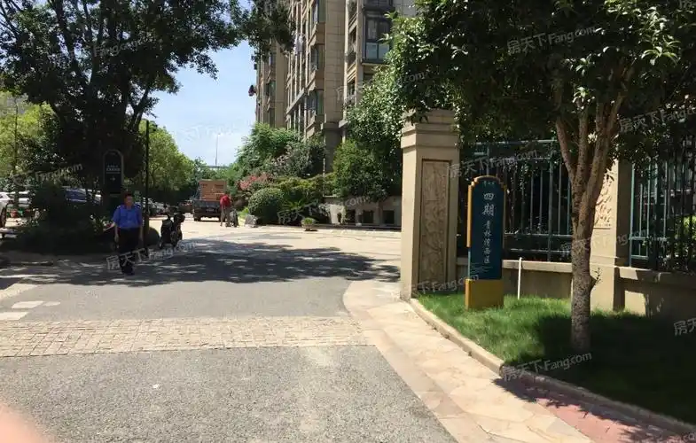 青林湾四期 2室2厅 精装修 海外一表生 看房方便