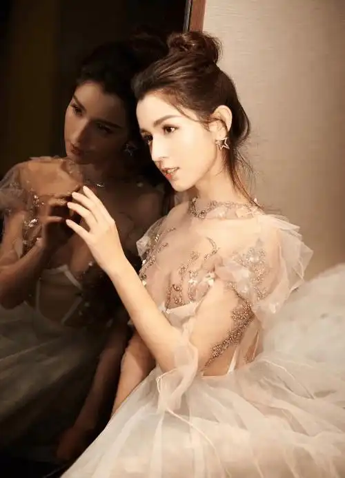 一舞成名被陈赫签约,却因"蜡烛门"身败名裂_妮克_时候_大佬