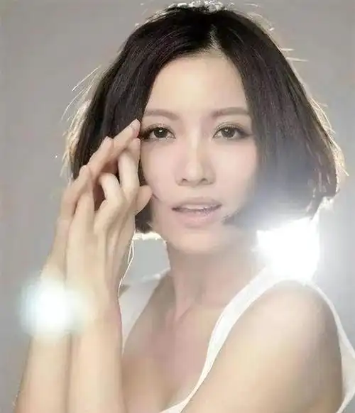 回顾姚贝娜查出乳腺癌时是早期,化疗后已痊愈,为啥人还是没了?